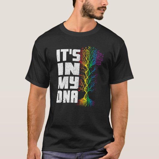 私のDNA LGBTフラッグのトランスジェンダーのレインボーゲイPにある Tシャツ (正面)