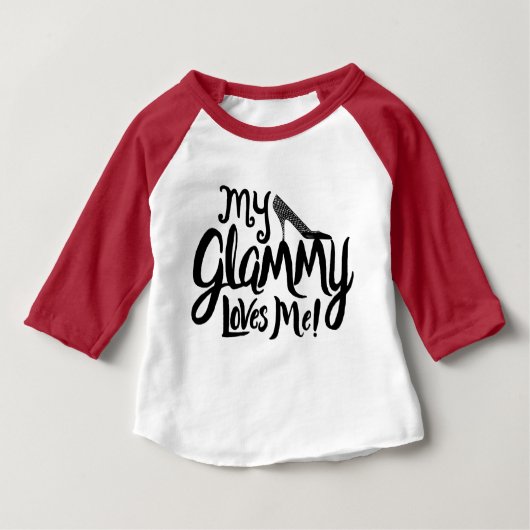 "私のGlammyは私を愛します! "孫のための衣類 ベビーTシャツ (正面)