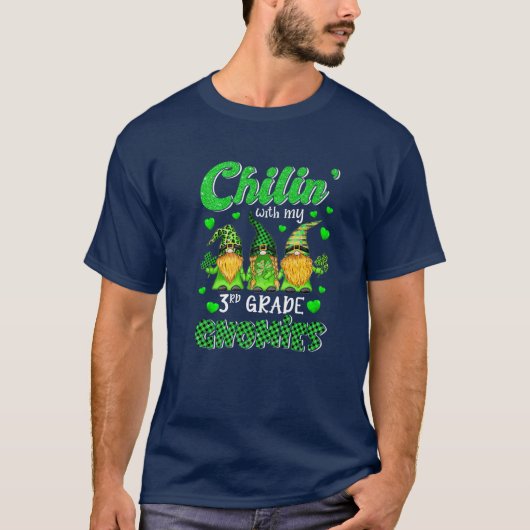 私のGnomies 3年生のHappy St PatricとChillin Tシャツ (正面)