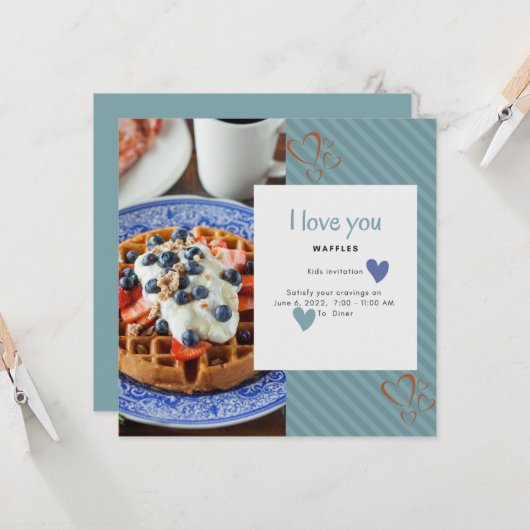 私はあなたが大好きでワッフルのたくさんのハート子ども 招待状 (正面/裏面インサイチュ)