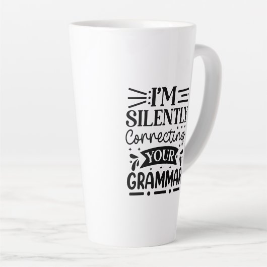 私はあなたの文法を黙って直している カフェラテマグ (右アングル)