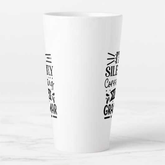 私はあなたの文法を黙って直している カフェラテマグ (正面)