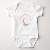 私はあなたを月とバックベビーのボディスーツに愛している ベビーボディスーツ (正面)