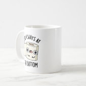 私はいつも底のトイレのおもしろい紙パンにいる コーヒーマグカップ (正面左)