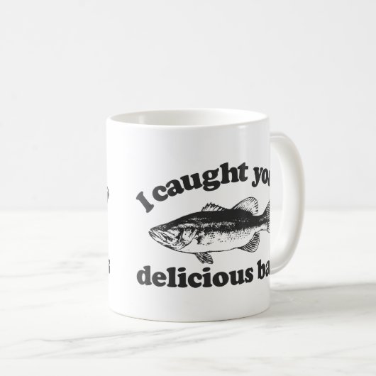 私はおいしい低音つかまえました コーヒーマグカップ (正面右)