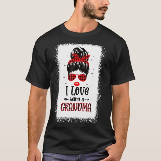 私はおばあちゃんになるのが大好きだ Tシャツ (正面)