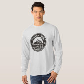 私はおもしろいどこにも行っていない世界旅行者 Tシャツ (正面フル)