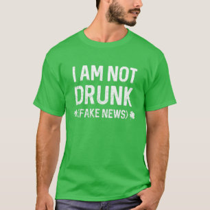 私はおもしろいない(偽のニュー飲ス)ラッキー・St patricks Tシャツ