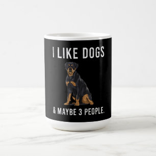 私はおもしろいロットワイラー犬が好きで、3人くらい コーヒーマグカップ