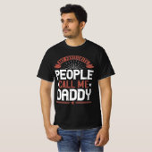 私はお気に入りの私を父と呼ぶ Tシャツ (正面フル)