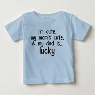 私はかわいいかわいく、お母さんパパのリュックです ベビーTシャツ