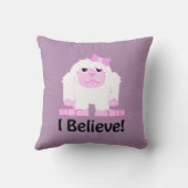 私はかわいい漫画の女の子の雪男を信じます クッション (裏面)