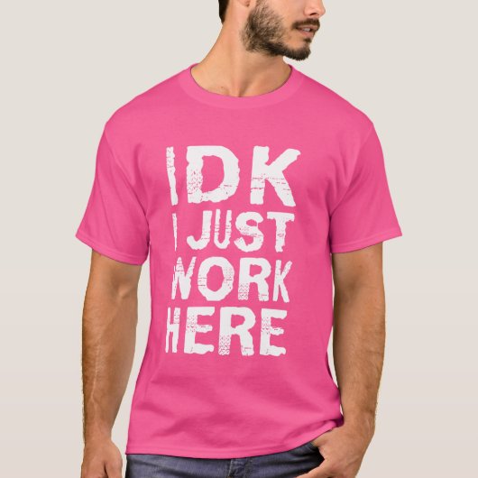 私はここで働いている Tシャツ (正面)