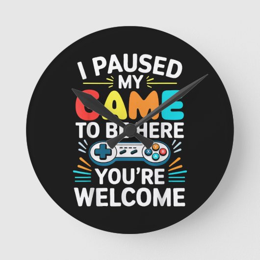 私はここにシャツの男性の女性の子供Vに私のゲームを一時停止 ラウンド壁時計 (正面)