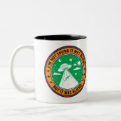 私はことわざじゃなくエイリアンだ ツートーンマグカップ (左)