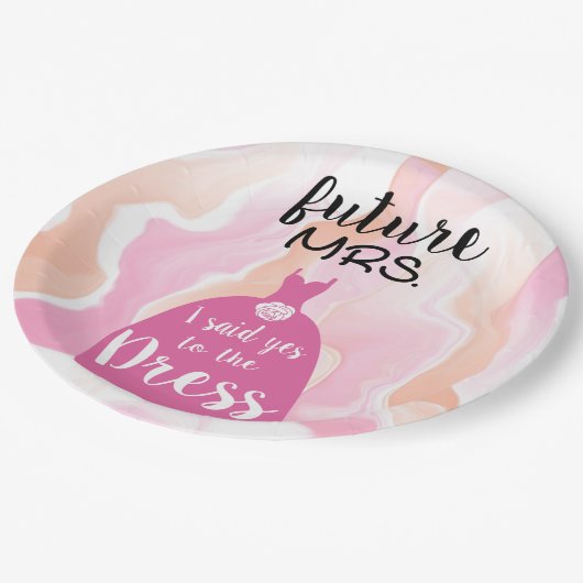 私はこのドレスの花嫁にyesを言ったブライダルシャワーピンク ペーパープレート (アングル)
