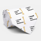 私はこの上腕骨を見つけました ネクタイ (ロール)