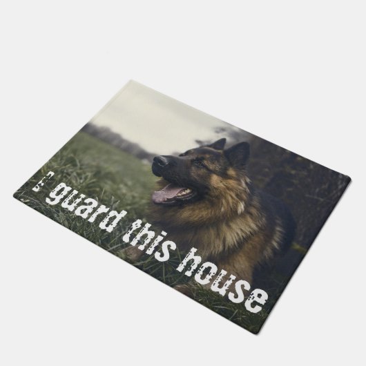 私はこの家カスタムなペット写真のドア・マットを守ります ドアマット (アングル)