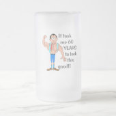 私はこの良い見た目に60年かかった。 フロストグラスビールジョッキ (中央)