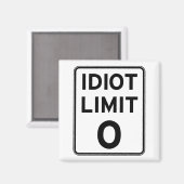 私はこれ以上のバカには対処できない マグネット (正面/裏面)