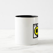 私はすべてを見ます ツートーンマグカップ (中央)