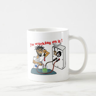 私はそれに取り組んでいます コーヒーマグカップ