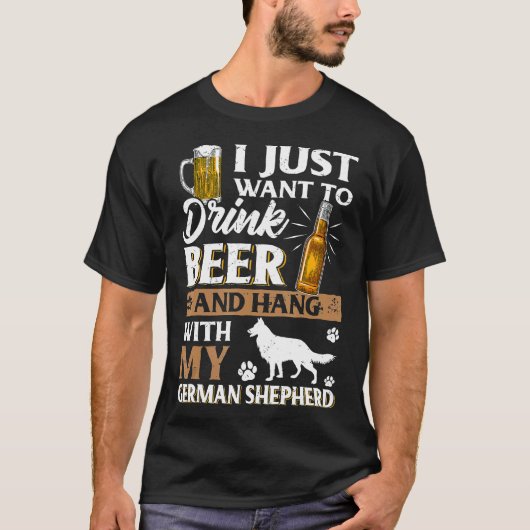 私はただビールを飲んでドイツのシェフをペットにしたいだけだ Tシャツ (正面)
