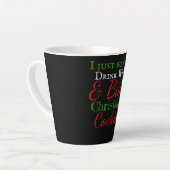 私はただワインを飲み、クリスマスクッキーを焼きたい カフェラテマグ (左アングル)