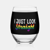 私はただLGBTの虹のプライド月間を見ているだけ ステムなしワイングラス (裏面)