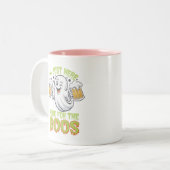 私はちょうどボースかわいい幽霊ハロウィーンのためにここにいる ツートーンマグカップ (正面左)