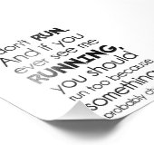 私はな走い。何かが私を追いかけているかもしれない。 フォトプリント            (角)