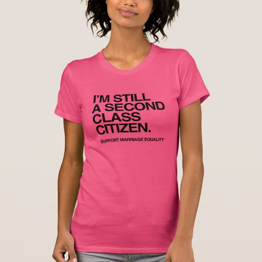私はまだ二級市民です -.png tシャツ (正面)