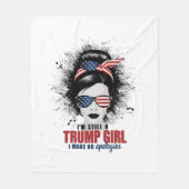 私はまだ私は謝罪を切り詰めていないトランプ女だ フリースブランケット (正面)