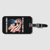 私はまだ私は謝罪を切り詰めていないトランプ女だ ラゲッジタグ (正面横)