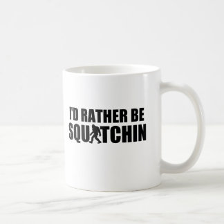 私はむしろSquatchinです! コーヒーマグカップ