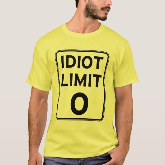 私はもう馬鹿に対処できません Tシャツ (正面)