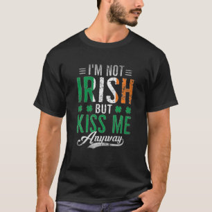 私はアイルランド人ではないが、キス私はとにかくおもしろいセントパトリック Tシャツ