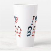 私はアメリカの愛国心を持つバーベキューが大好き カフェラテマグ (正面)