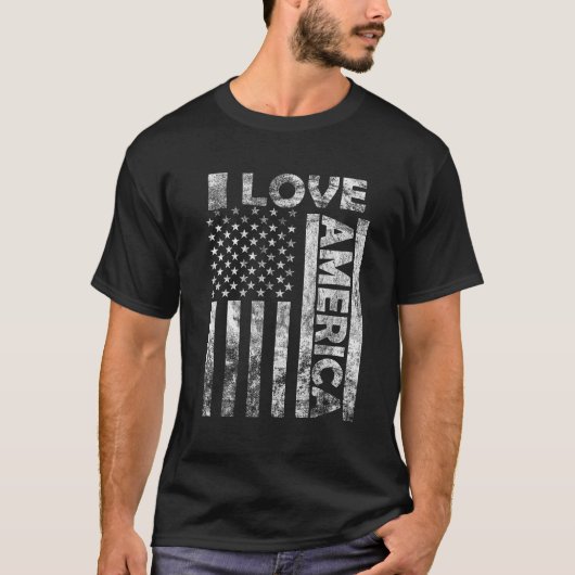 私はアメリカ合衆国の国旗を愛している7月4日の独立記念日 Tシャツ (正面)