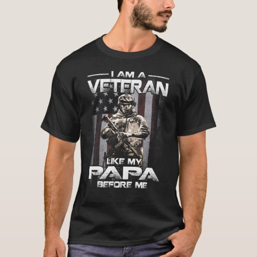 私はアメリカ国旗の前のパパのような退役軍人だ Tシャツ (正面)