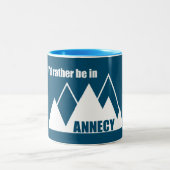 私はアンネシーのフランスマウンテンにいるほうがいい ツートーンマグカップ (中央)