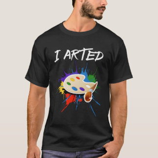 私はアートTシャツを着た Tシャツ