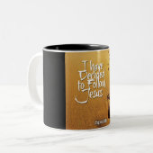 私はイエス・キリストを後を追うことにしました ツートーンマグカップ (正面左)