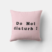 私はインターネットに接続している。邪魔するな! クッション (裏面)