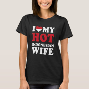 私はインドネシア人女性の夫の贈り物おもしろいが大好き Tシャツ
