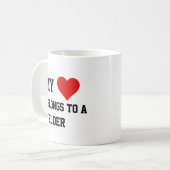 私はウェルダーマグに所属している コーヒーマグカップ (正面左)