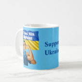 私はウクライナのヴィンテージロージー国旗のハートと共に立つ コーヒーマグカップ (正面左)