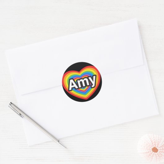 私はエイミーが大好きだ。私はエイミーを愛している。ハート ラウンドシール (封筒)