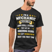 私はエンジニアリングを専攻する機械工学の学生です Tシャツ (正面)