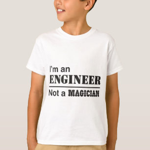 私はエンジニア手品師ではなくです Tシャツ
